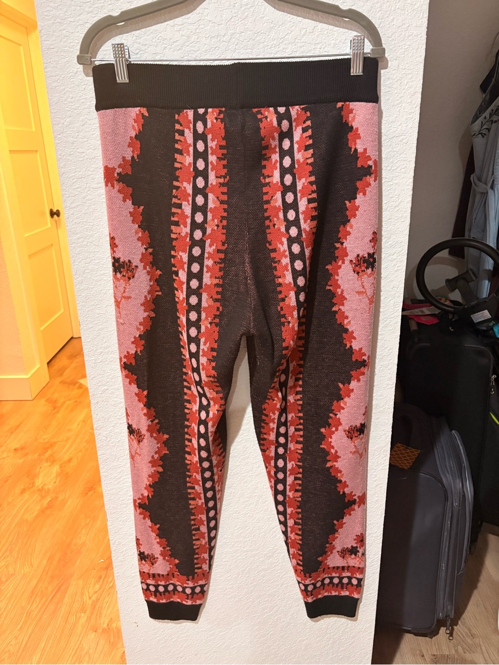 Floral Knit Cropped Sweater & pants set - Black & Coral - Picture 6 of 7